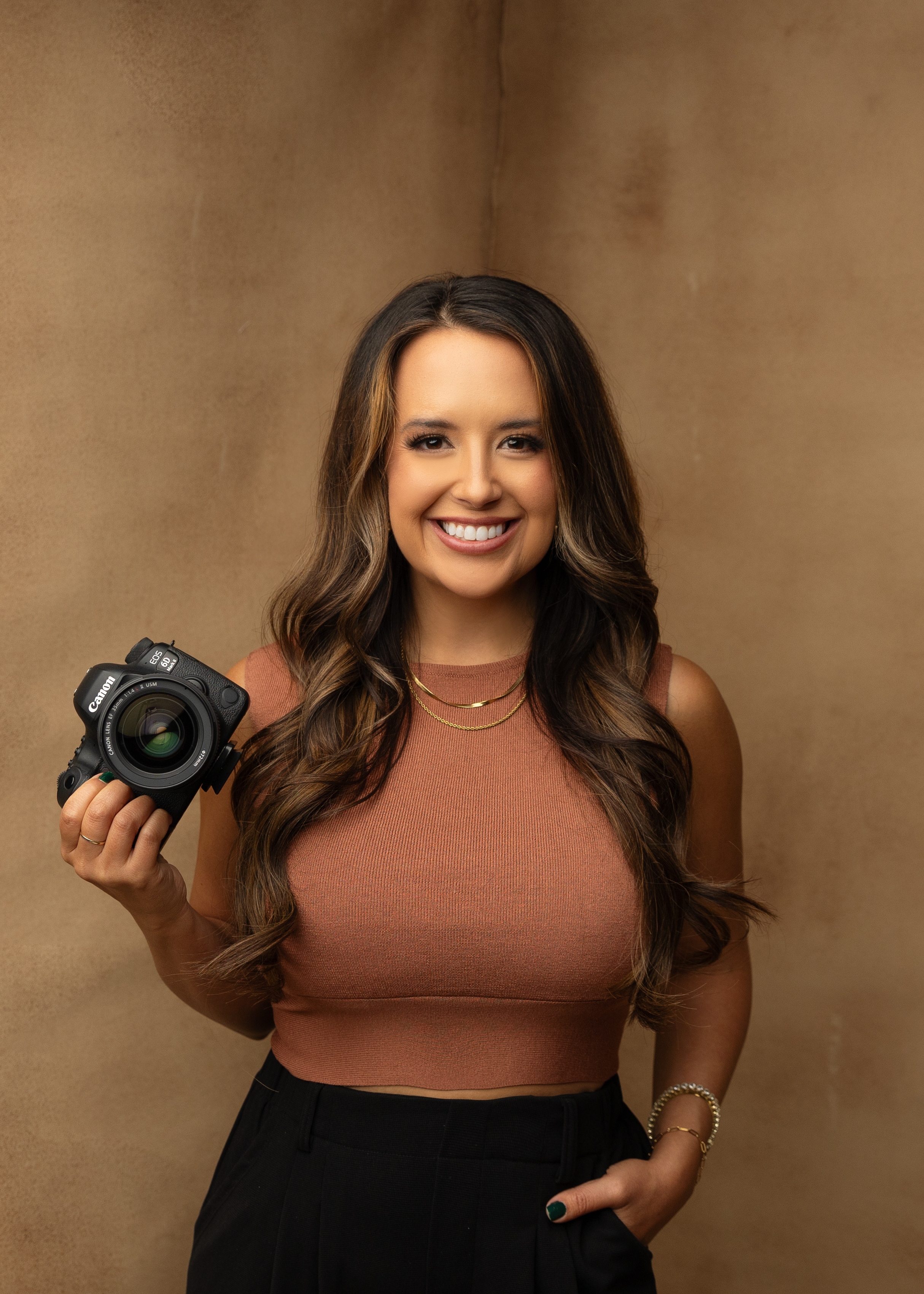 Allison, photographer and co-founder of Pinnacle Hills Portraits